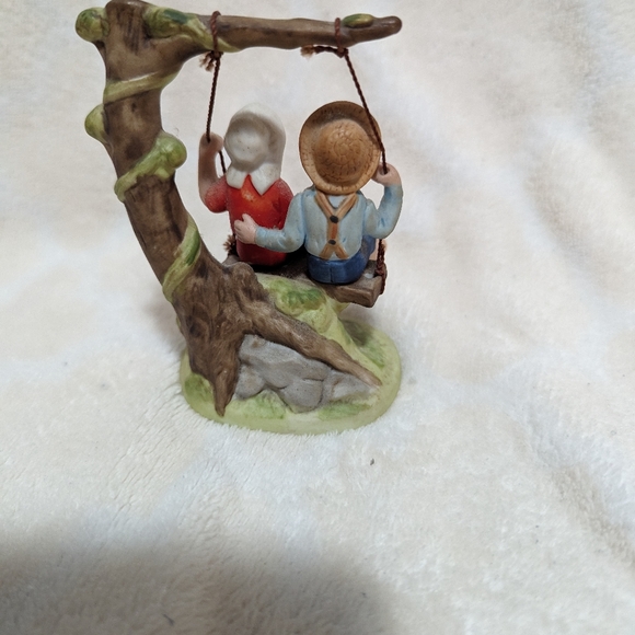 - Norman Rockwell Museum Figurine. Summer Fun. EUC. Ceramic. - Picture 3 of 5